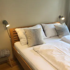 Grosse 4 Zimmer Wohnung. Schonbrunn-nahe! Wien