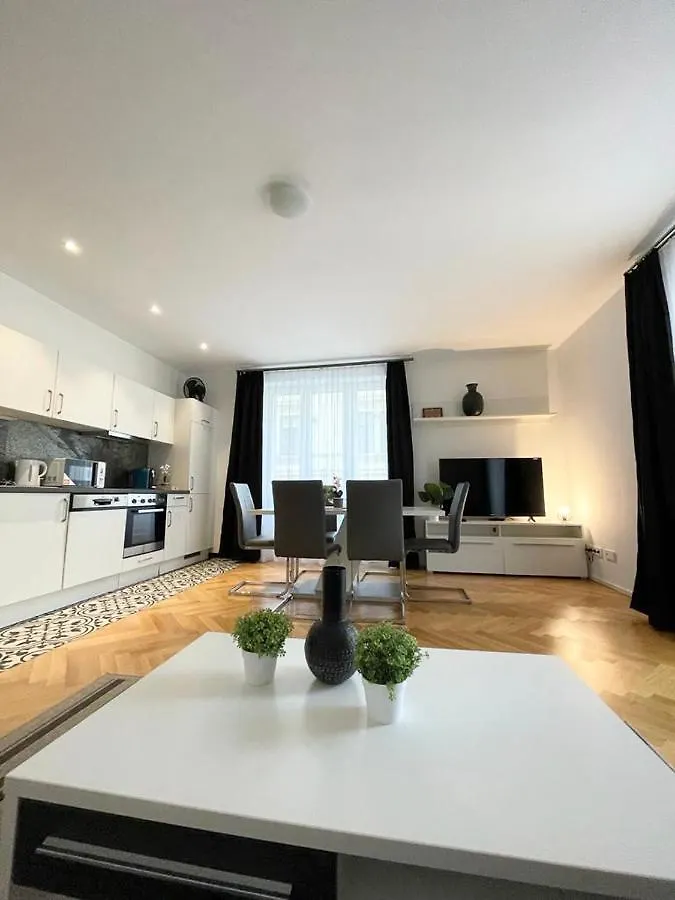 1St City La Opera Suites Viena Apartamento