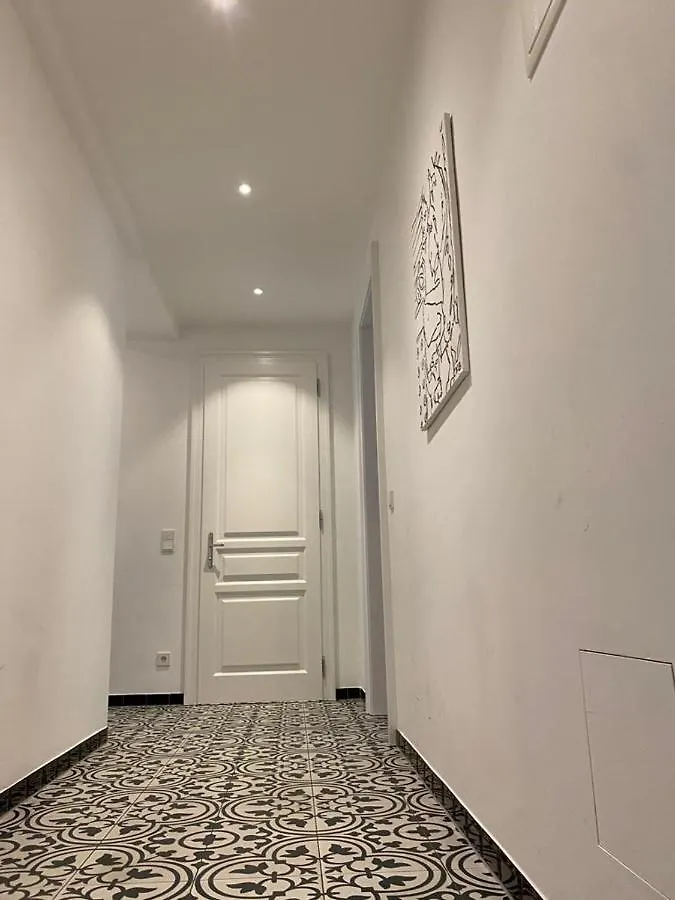 1St City La Opera Suites Viena 0*,