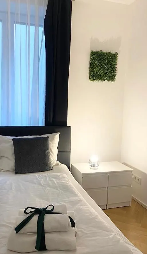 1St City La Opera Suites Viena 0*,  Austria