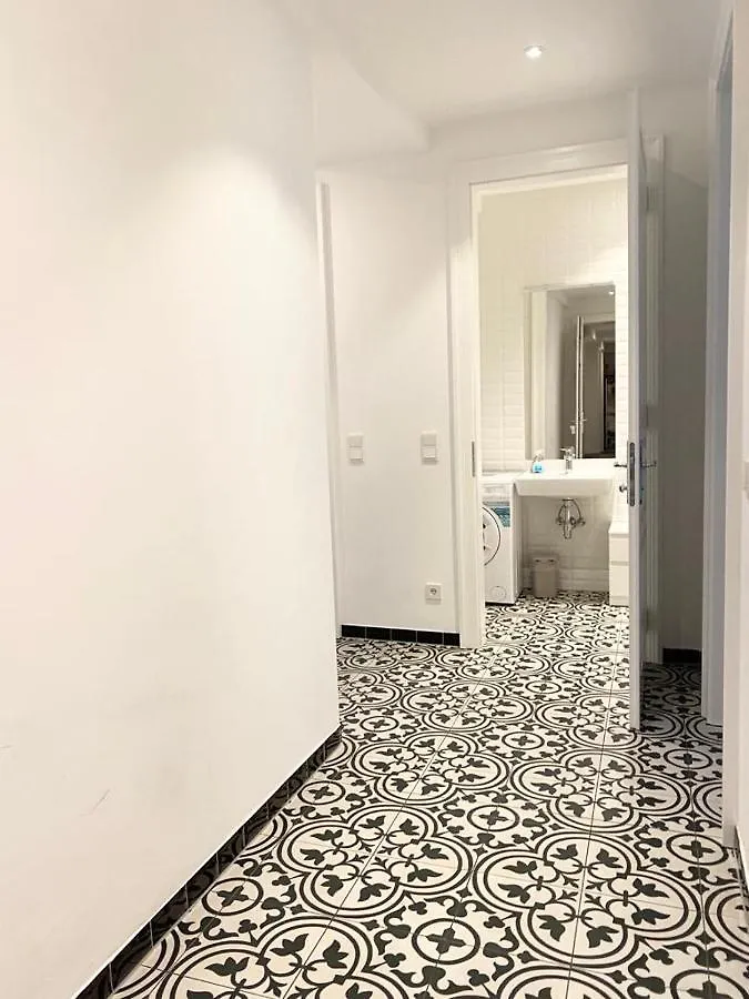 1St City La Opera Suites Viena 0*,