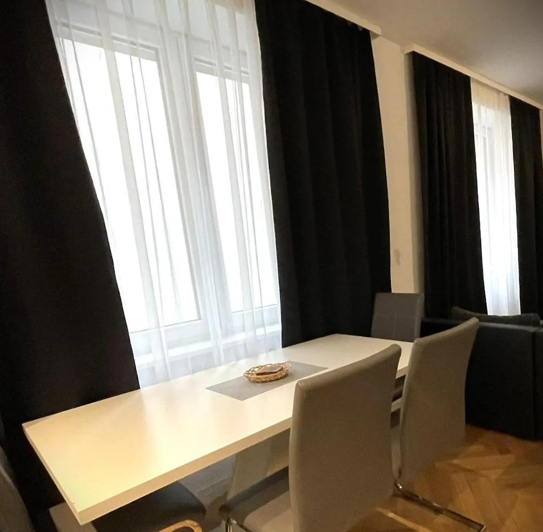Apartamento 1St City La Opera Suites Viena